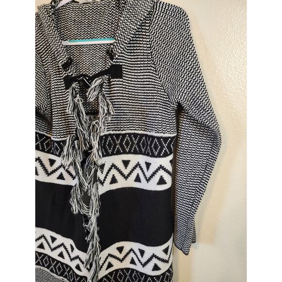 BB DAKOTA Black White BOHO Duster Cardigan Fringe Long SZ MED - Picture 6 of 9